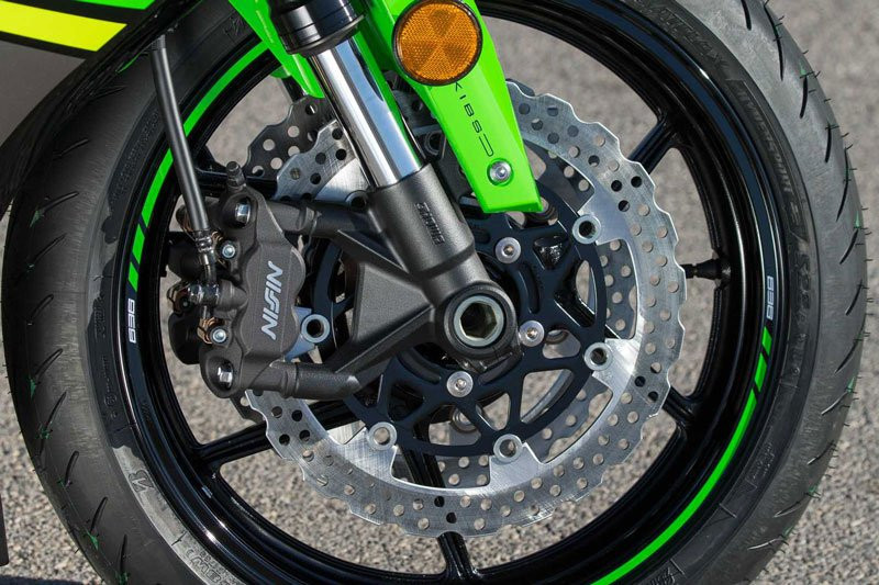Kawasaki-Ninja-ZX-6R-2019-4 3