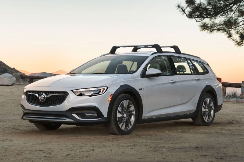 10-Buick-Regal-TourX 9