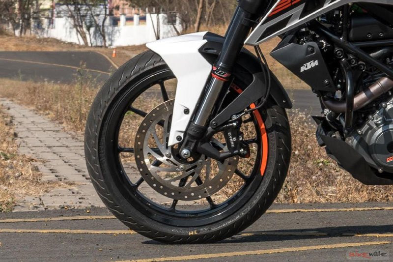 KTM-250-Duke-2019-5 4
