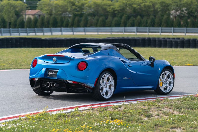 1-2019-alfa-romeo-4c-spider