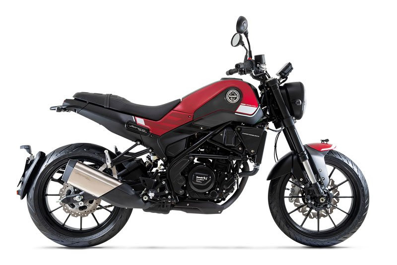 2019-Benelli-Leoncino-250-1