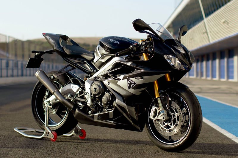 Triumph-Daytona-765-Moto2-Limited-Edition-1