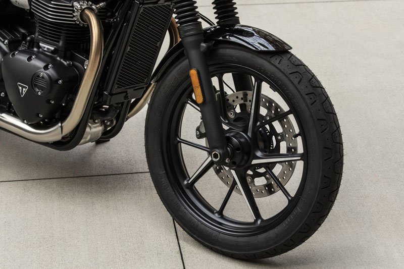 2019-Triumph-Street-Twin-3 3