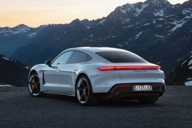 2020-porsche-taycan-4 3