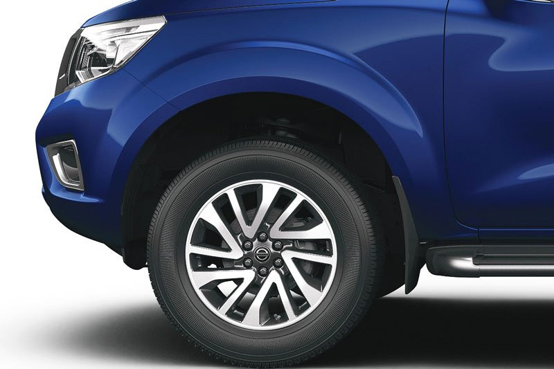 Nissan-Navara-A-IVI-3 3