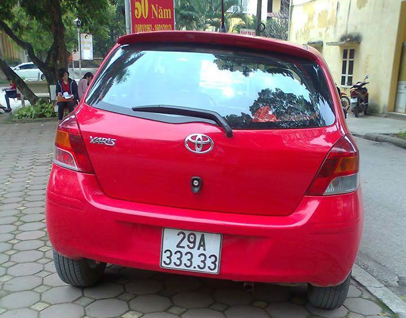 12-Toyota-Yaris 11