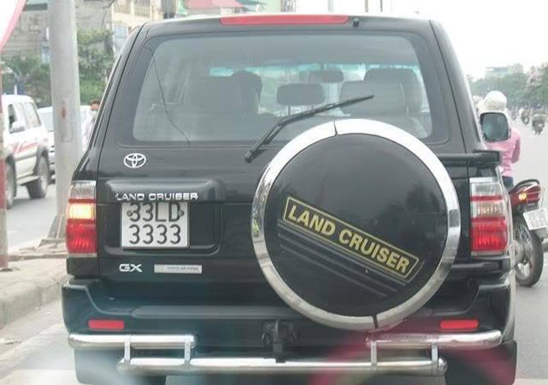 7-Toyota-Land-Cruiser 6