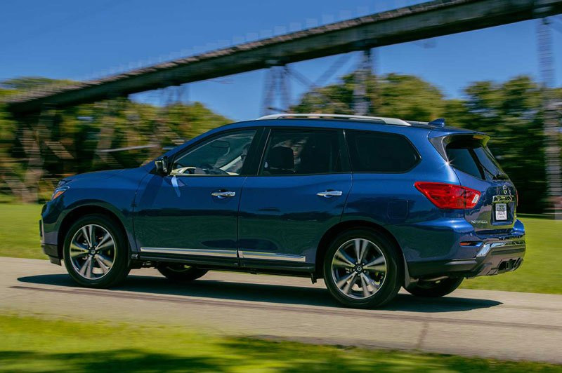 2020-nissan-pathfinder-2