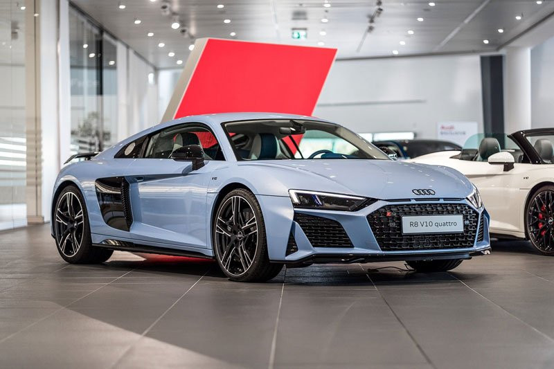 audi-r8-frosted-glass-blue-1