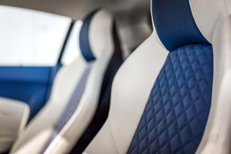 audi-r8-frosted-glass-blue-4 3