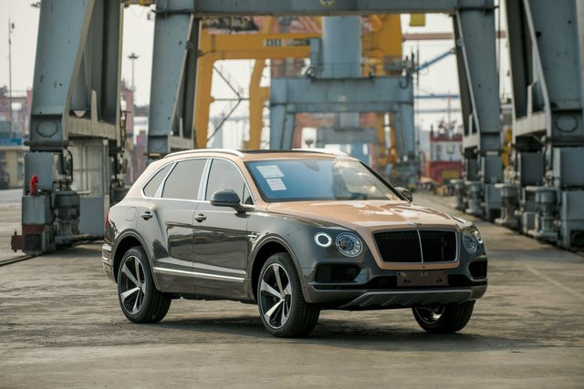 bentley-bentayga-phien-ban-100-nam90-1559868699799307354355 6