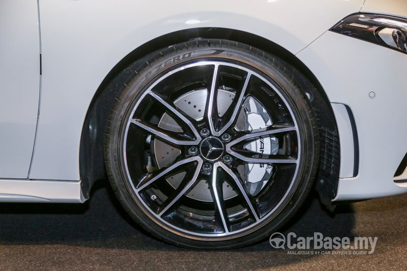 Mercedes-AMG-A35-Sedan-2019-4 3