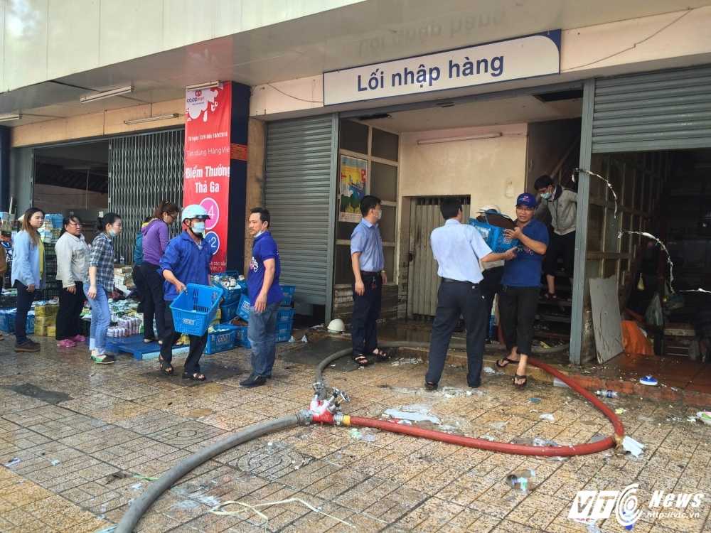 chay sieu thi coop mart 4