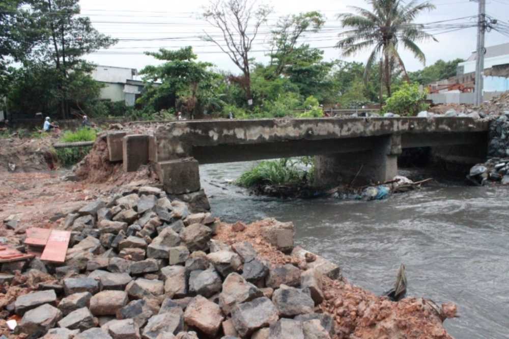 20150525-dong-nai-dan-met-moi-vi-du-an-nao-vet-suoi-thi-cong-i-ach-3