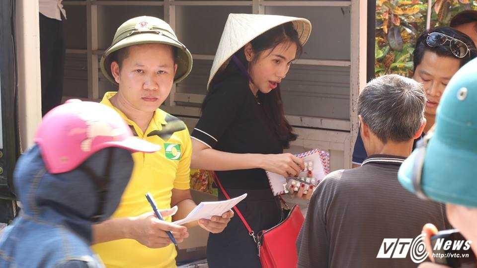 14798743_1207109739353036