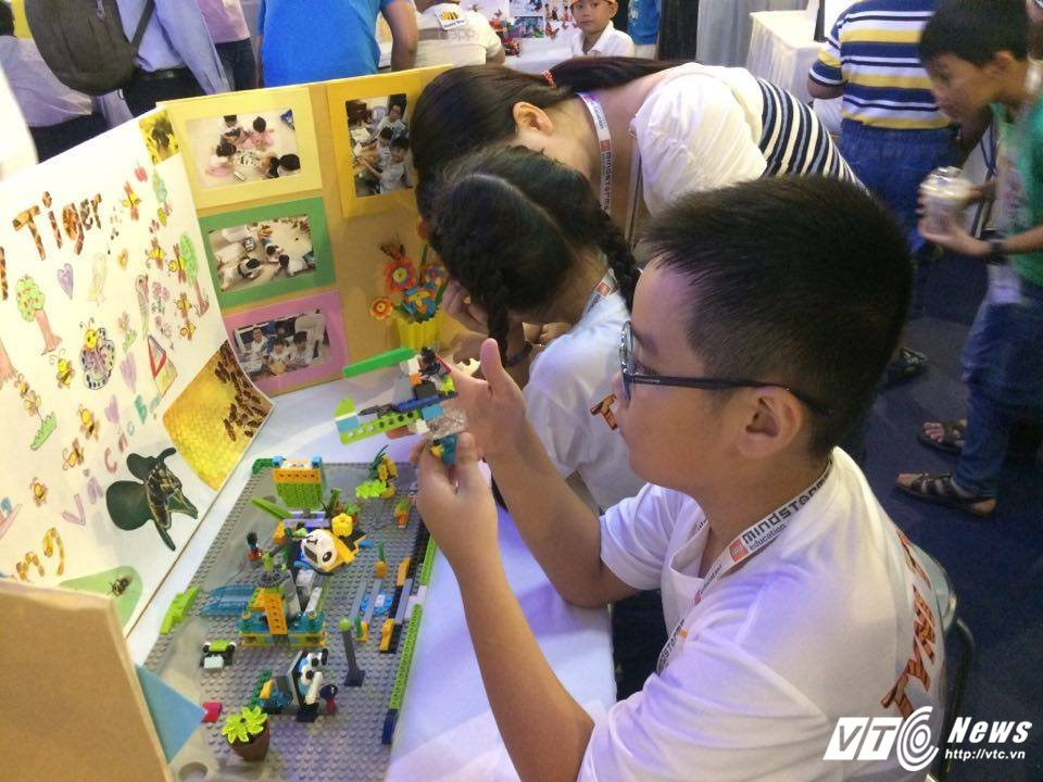 Hinh anh Hang tram hoc sinh tieu hoc TP.HCM hao hung voi cuoc thi khoa hoc ung dung 2017 4
