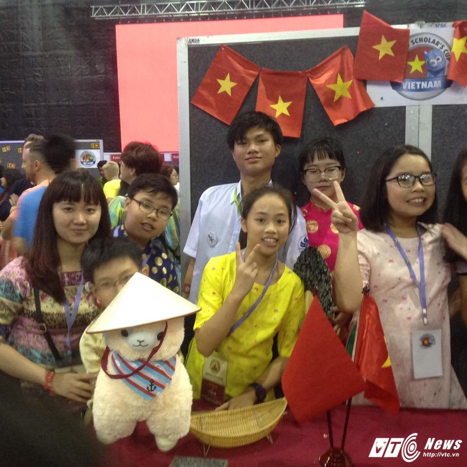 Khoa tham du worldd scholar cup o bangkok