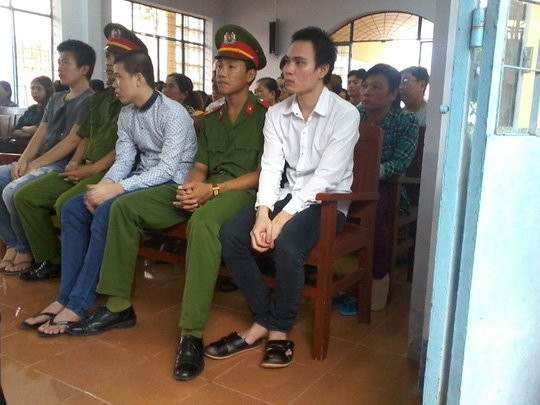 gapnguoigiaioancho3thanhnienocamau 3