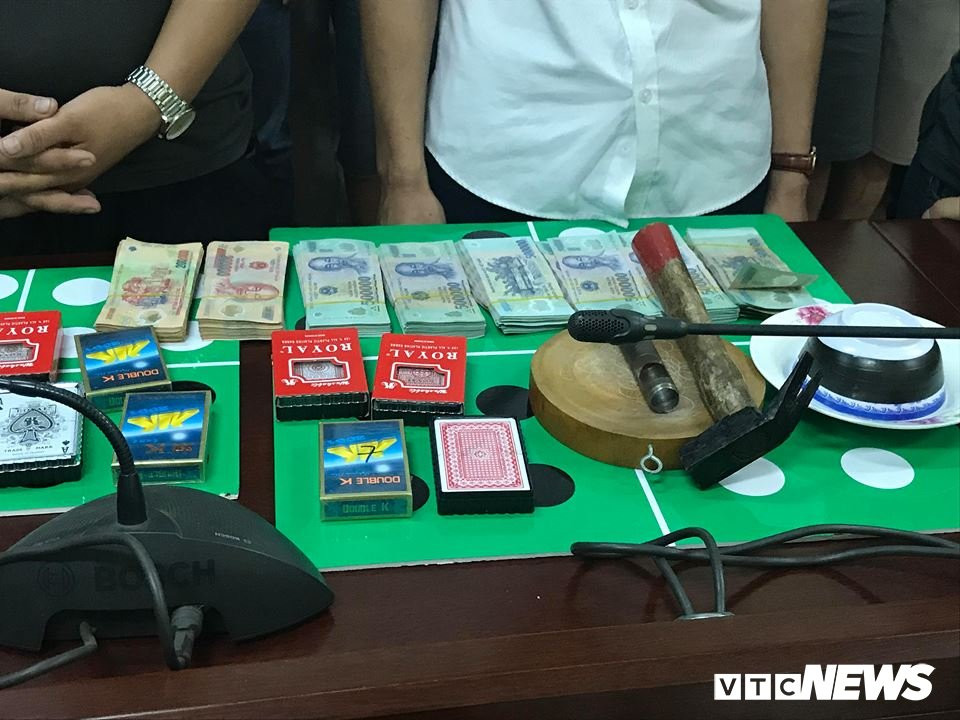 41675829_2009507359100059_532722076671279104_n