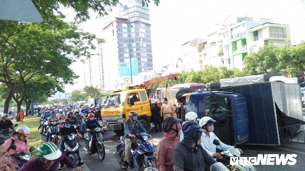 44979637_2139353716088330_69302986697867264_n