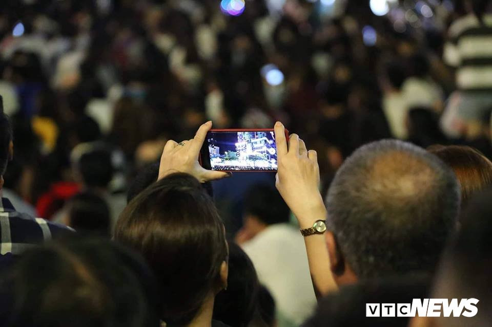 49344720_735732386808078_4174776291238608896_n