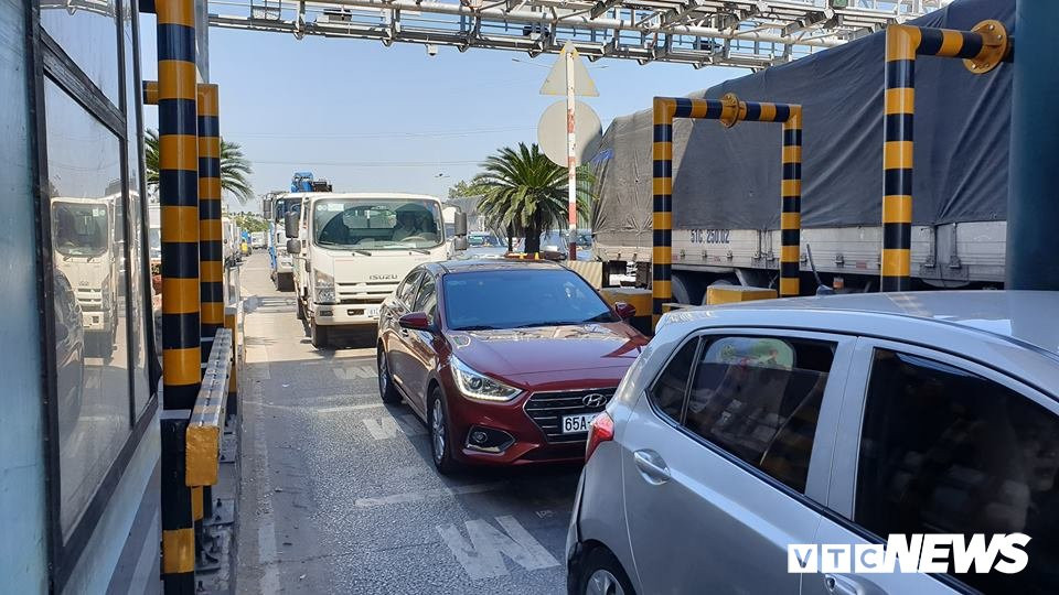 49428935_364012231060817_4503910003182141440_n