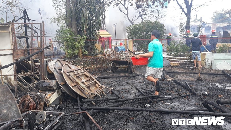 53602072_1973693329421062_2151026935889657856_n 3