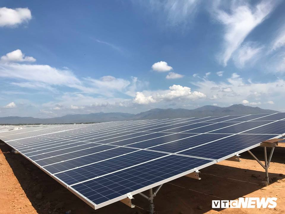 tam-pin-nang-luong-mat-troi