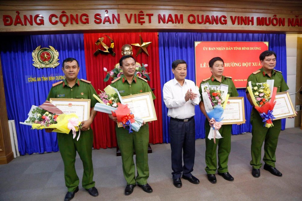 binh-duong-khen-thuong