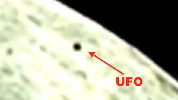 UFO-Moon2-623156