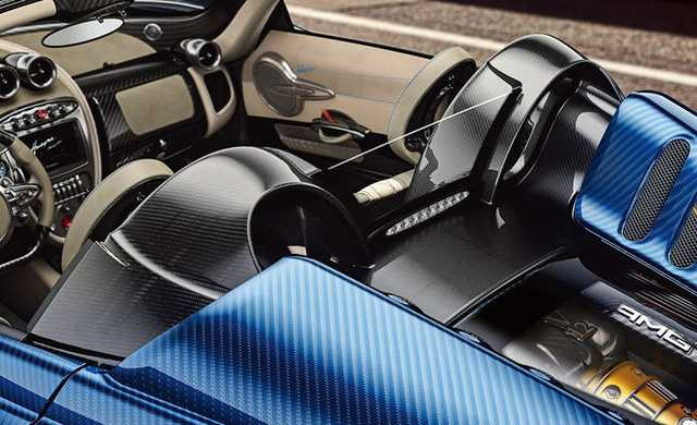 2018-pagani-huayra-roadst