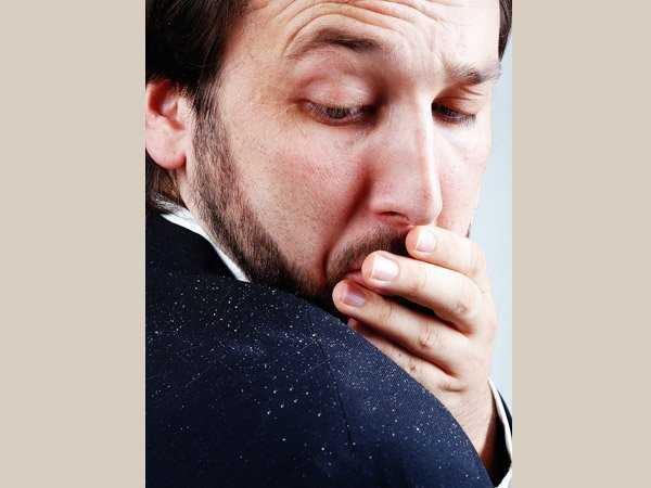 x09-1489054418-treats-dandruff-problems-.jpg.pagespeed.ic.9uBprGL2V-