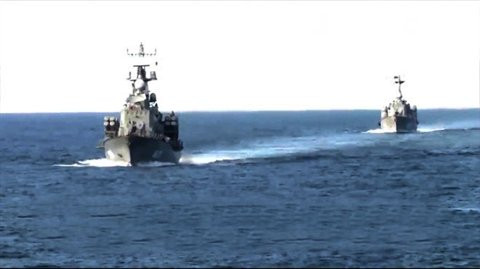 tau-ten-lua-viet-nam-hop-luyen-01_1108880