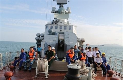 tau-ten-lua-viet-nam-hop-luyen-02_1109752