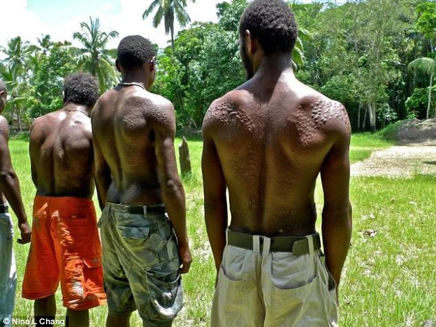 article-2722740-207A774B00000578-367_634x475