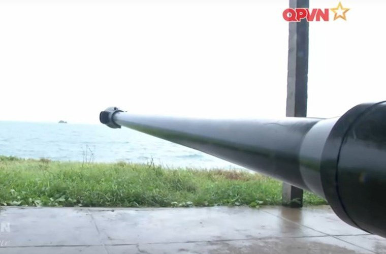 dang-gom-khau-phao-ban-20-phatphut-bao-ve-dao-viet-nam