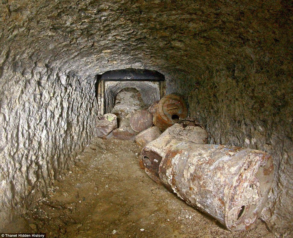 duong-ham-the-chien-2-duoi-long-sieu=thi-9 8