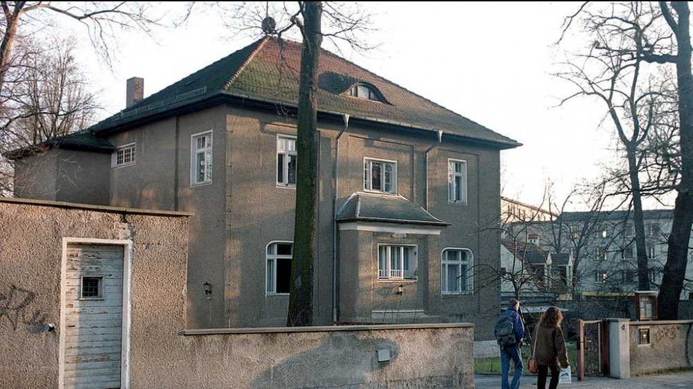 kgb-villa-dresden100-resimage_v-variantBig16x9_w-1024 5