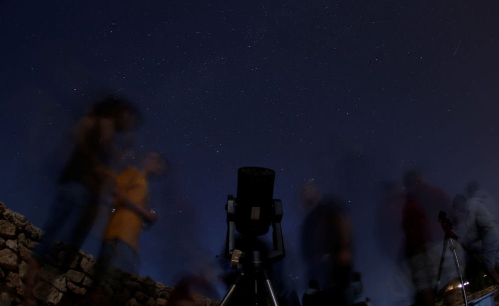 1056469744 - Reuters 9