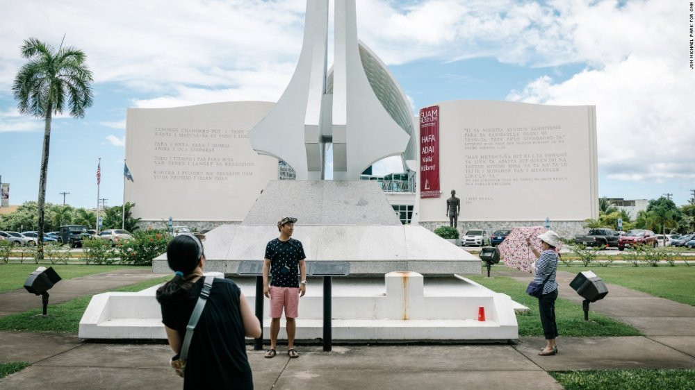 khach-du-lich-van-dang-den-dao-guam-2 7