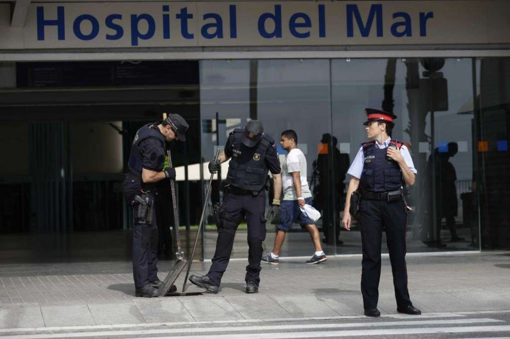 Police Spain's King Felipe - AP - 19.8 8