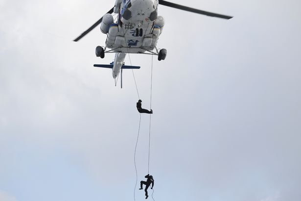 han-quoc-dien-tap-chong-khung-bo-6 4