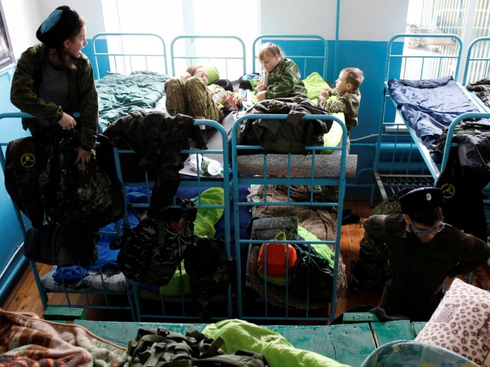 truong-quan-su-nga-chuan-bi-cam-trai-3 5