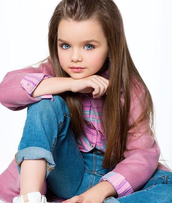 be-gai-nga-duoc-cong-nhan-la-xinh-dep-nhat-the-gioi-3 3