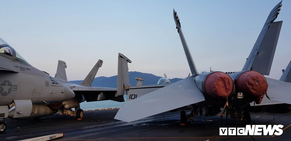 can-canh-san-bay-tau-san-bay-my-o-da-nang-1