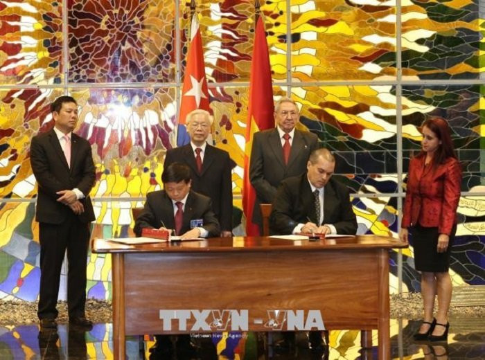 tong-bi-thu-trao-huan-chuong-2