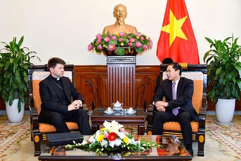 bui-thanh-son-tiep-dac-phai-vien-toa-thanh-1