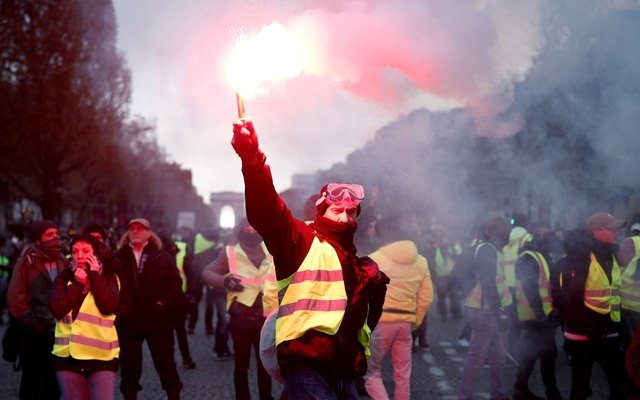 france-protest-1-1714238 4