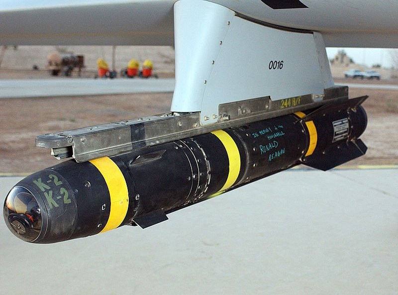 800px-AGM-114_Hellfire_hung_on_a_Predator_drone