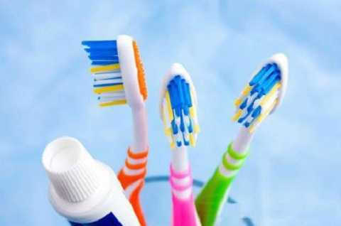 cach-chon-ban-chai-danh-rang-tot-nhat-1